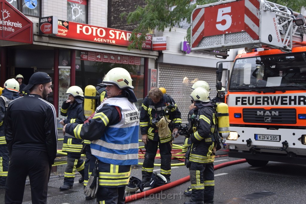 Feuer 2 Koeln Nippes Neusserstr P133.JPG - Miklos Laubert